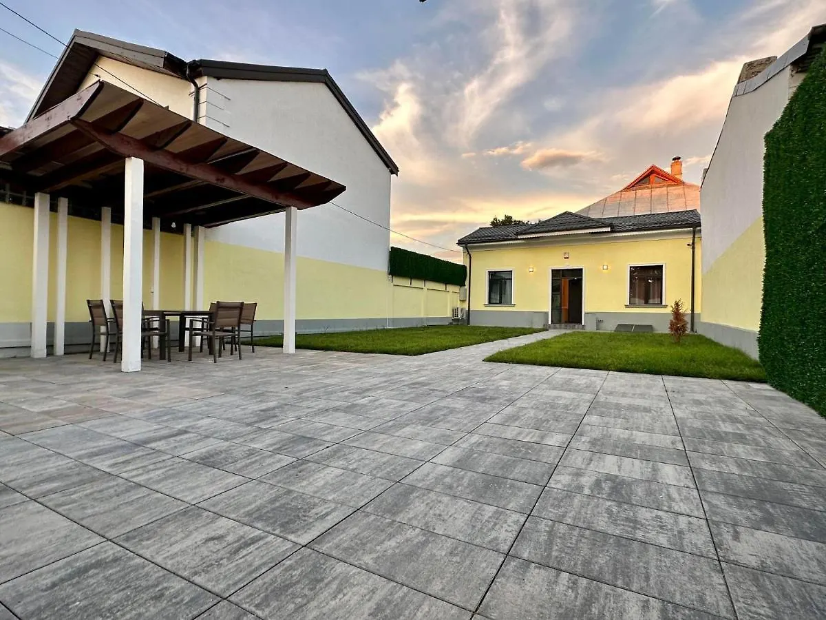 اتصالات Xox Villa House & Garden Bucharest 